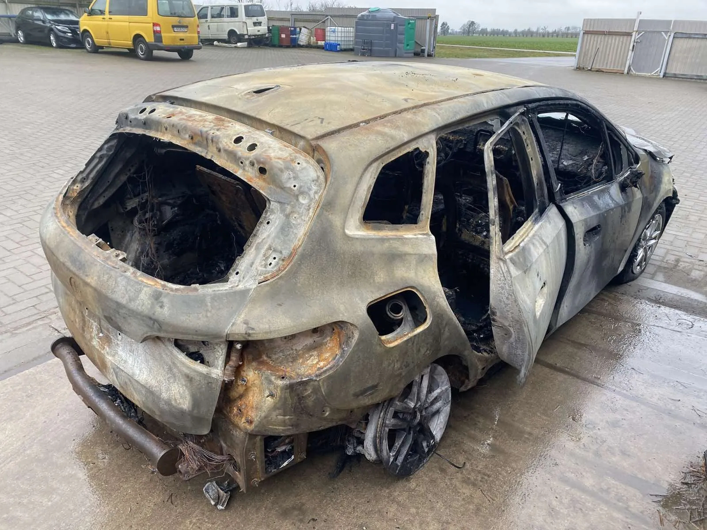 BMW 2 Active Tourer (U06) (2021 - -) 218i 2023 – 4