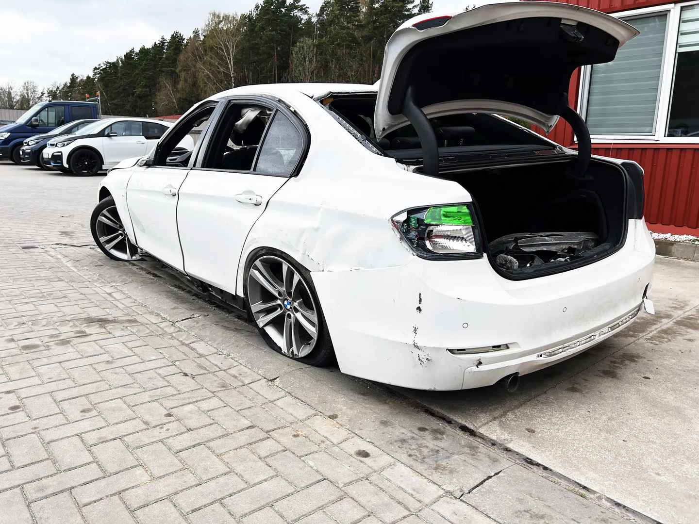 BMW 3 (F30, F80) 320 d 2012 – 6