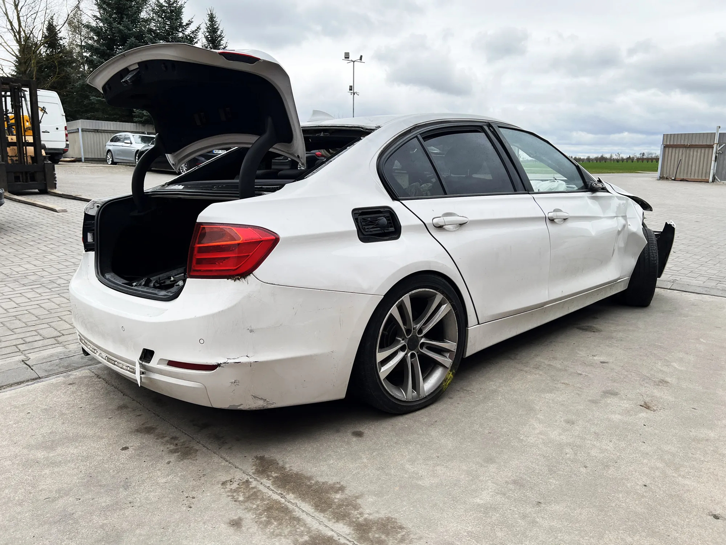 BMW 3 (F30, F80) 320 d 2012 – 8