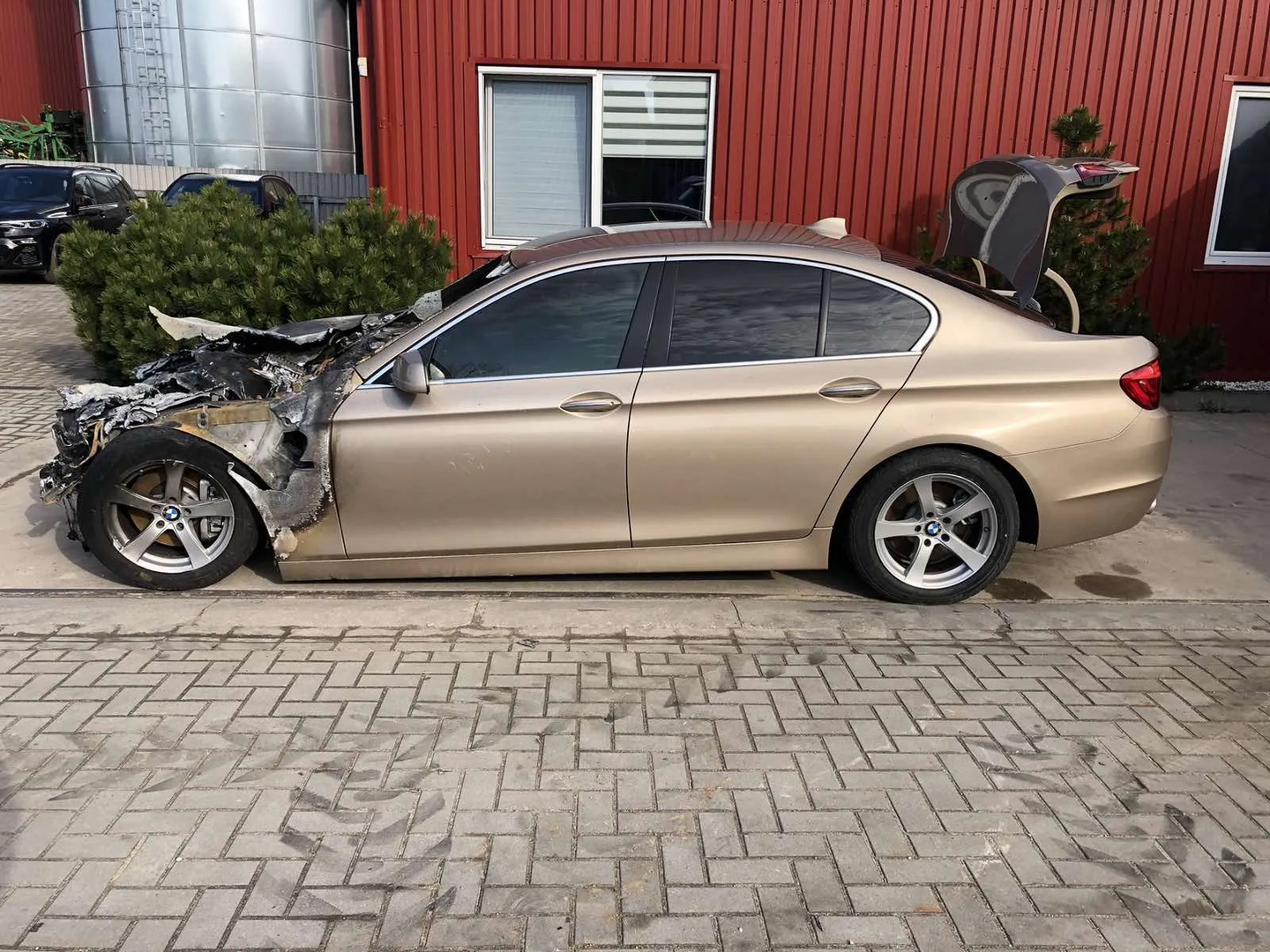 BMW 5 (F10) 530 d 2010 – 4