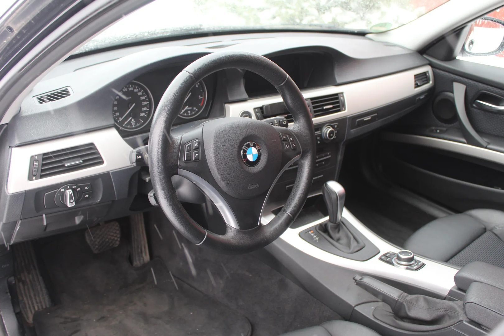 BMW 3 (E90) 325 d 2010 – 15