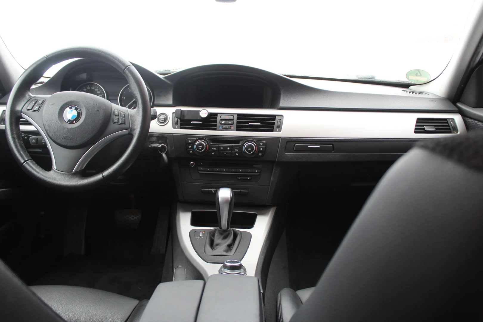 BMW 3 (E90) 325 d 2010 – 16