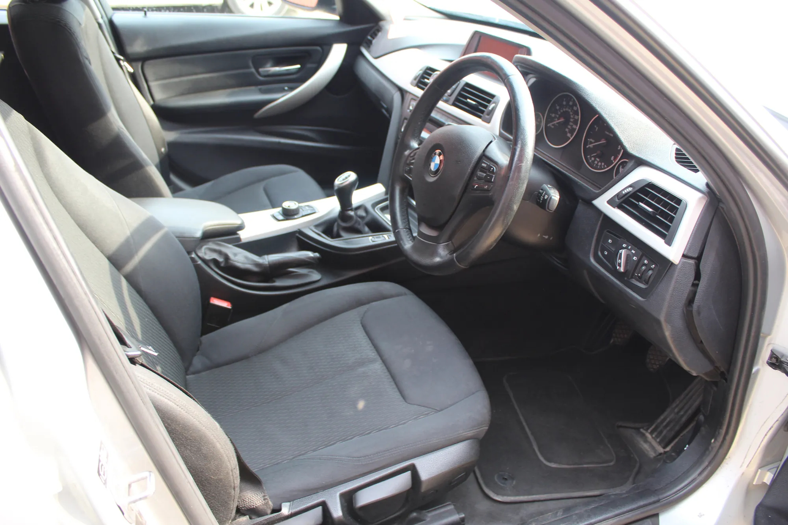 BMW 3 (F30, F80) 320 d Efficient Dynamics 2012 – 8