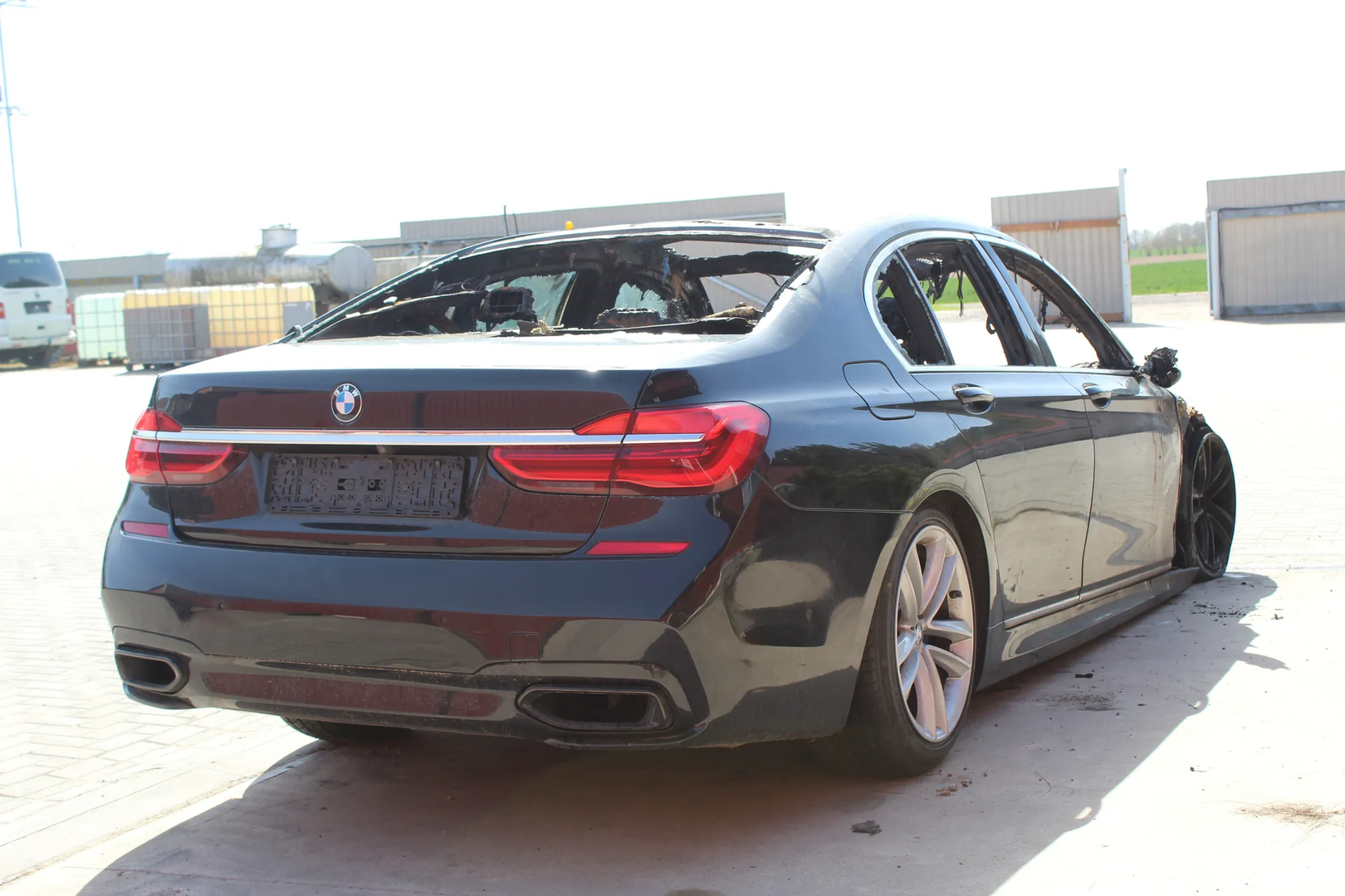 BMW 7 (G11, G12) 740 d, Ld xDrive 2016 – 4
