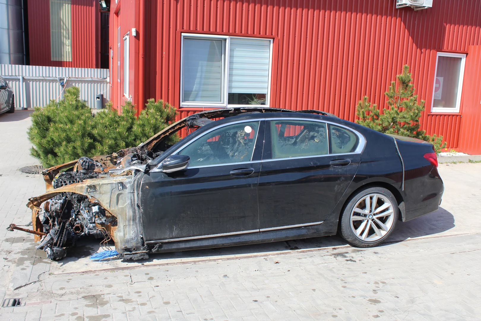 BMW 7 (G11, G12) 740 d, Ld xDrive 2016 – 9