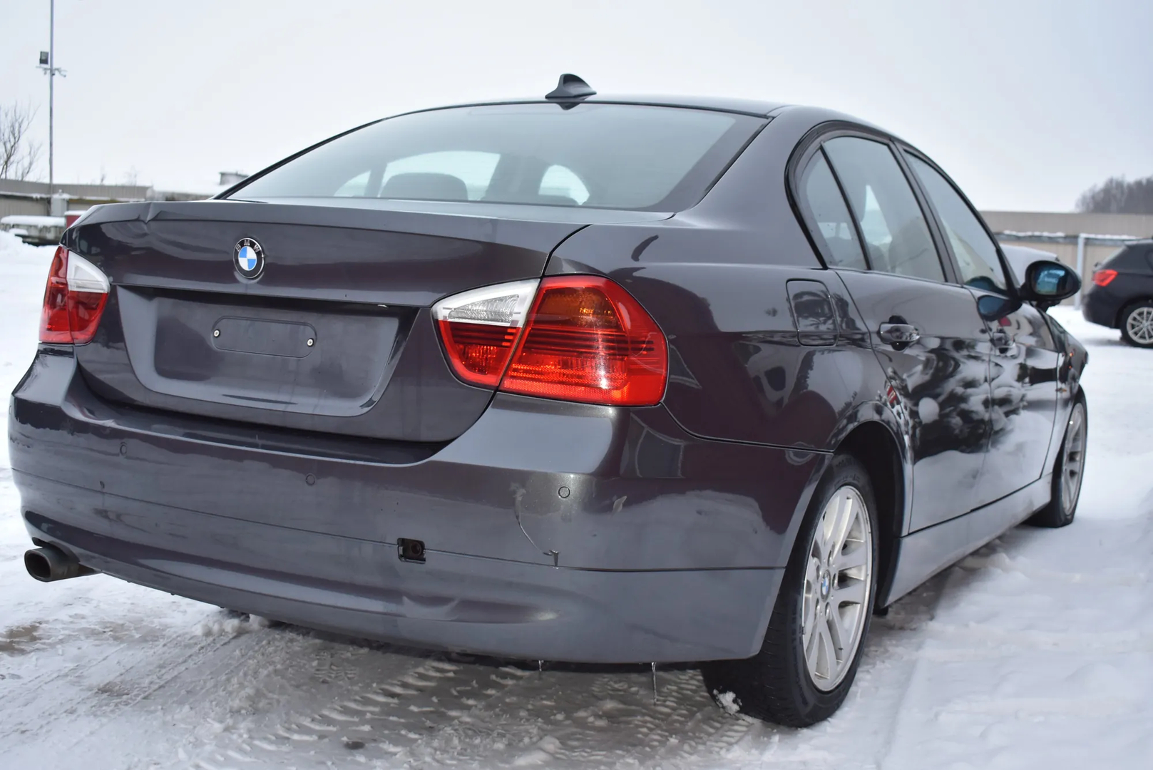 BMW 3 (E90) 318 d 2008 – 6
