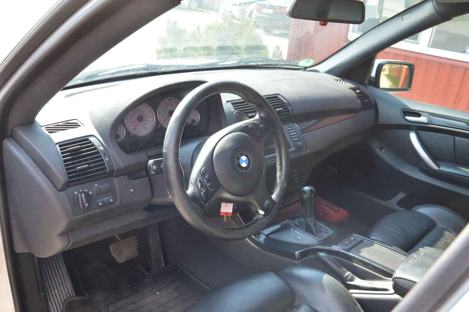 BMW X5 (E53) 4.6 is 2002 – 9