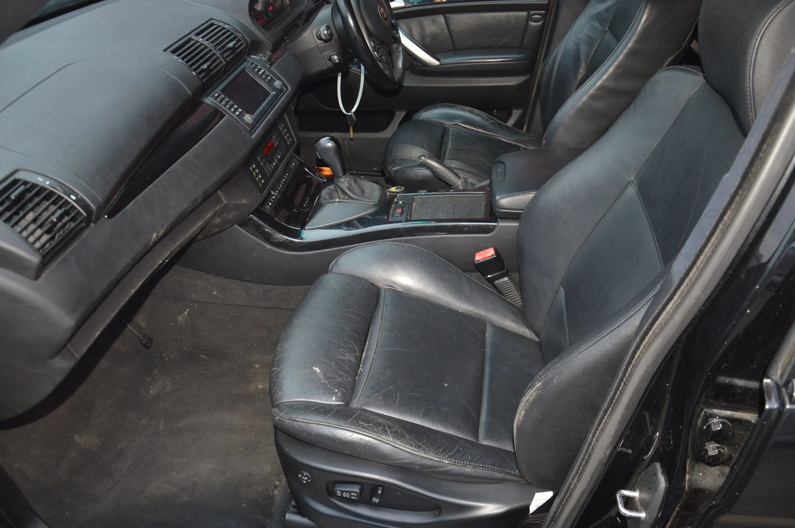 BMW X5 (E53) 4.6 is 2002 – 9
