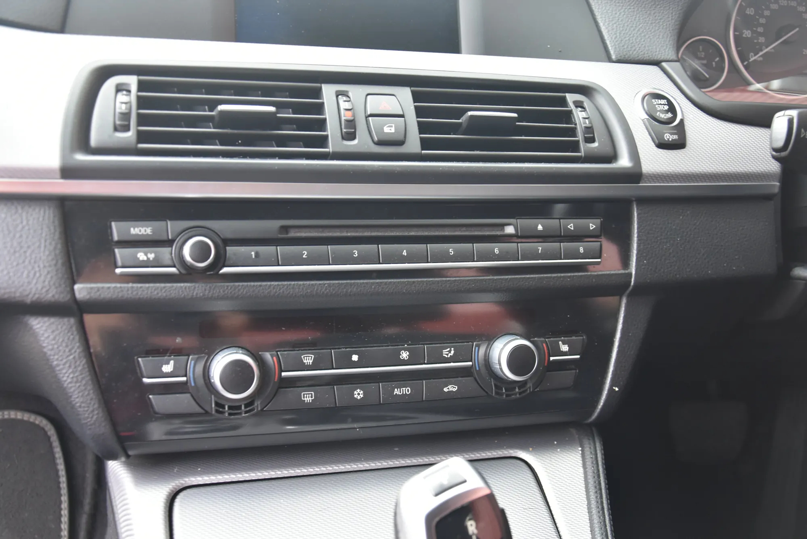 BMW 5 (F10) 520 d 2011 – 10