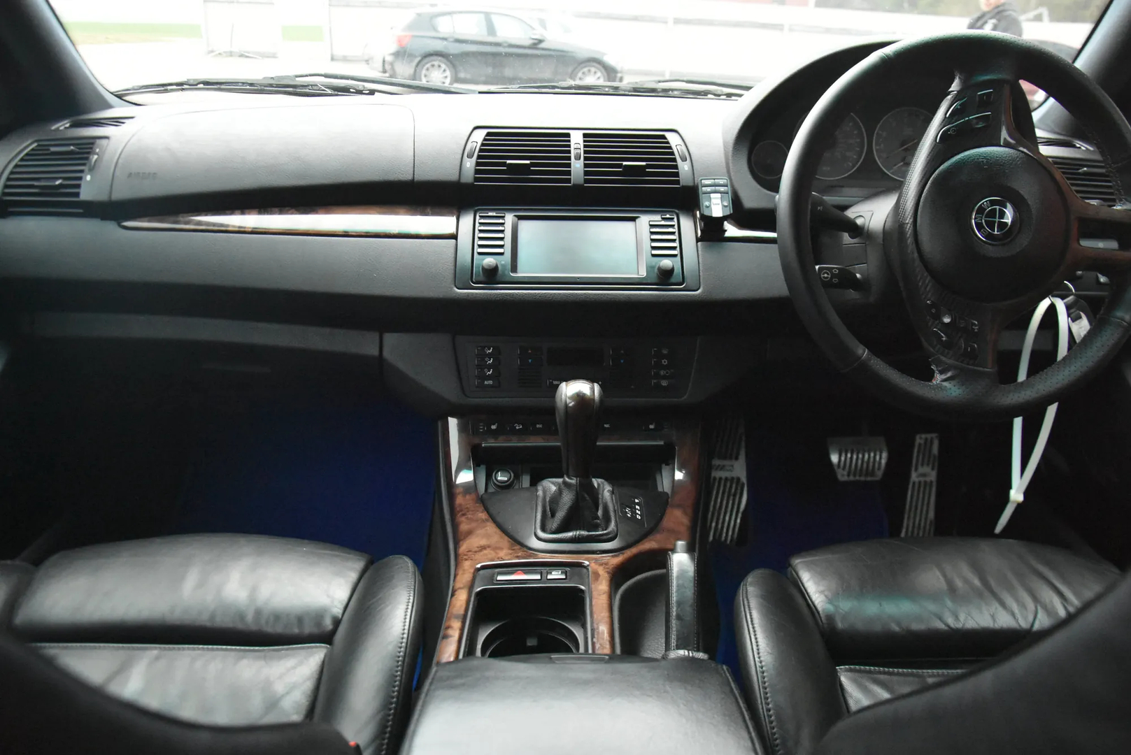 BMW X5 (E53) 4.6 is 2002 – 6
