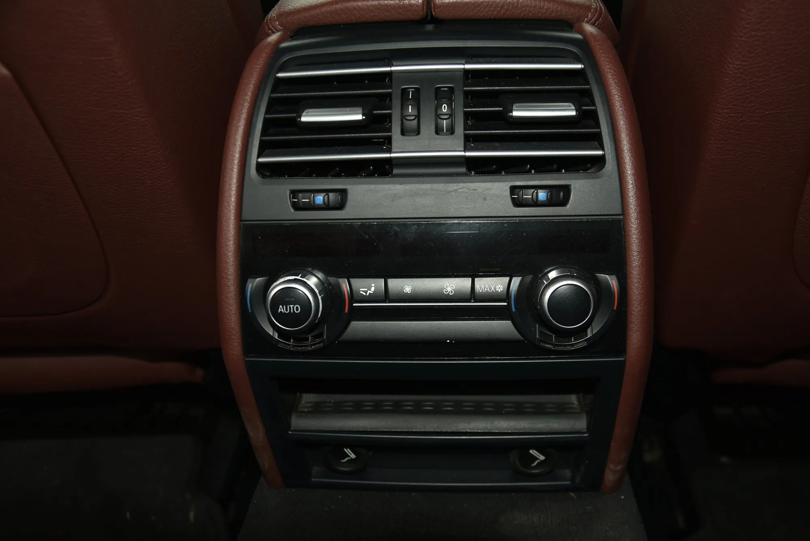 BMW 7 (F01, F02) 730 d 2011 – 8