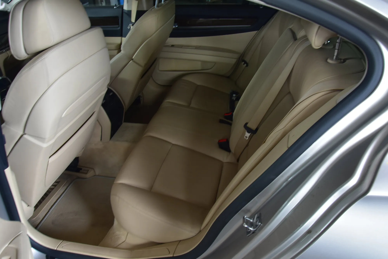 BMW 7 (F01, F02) 730 d 2009 – 8