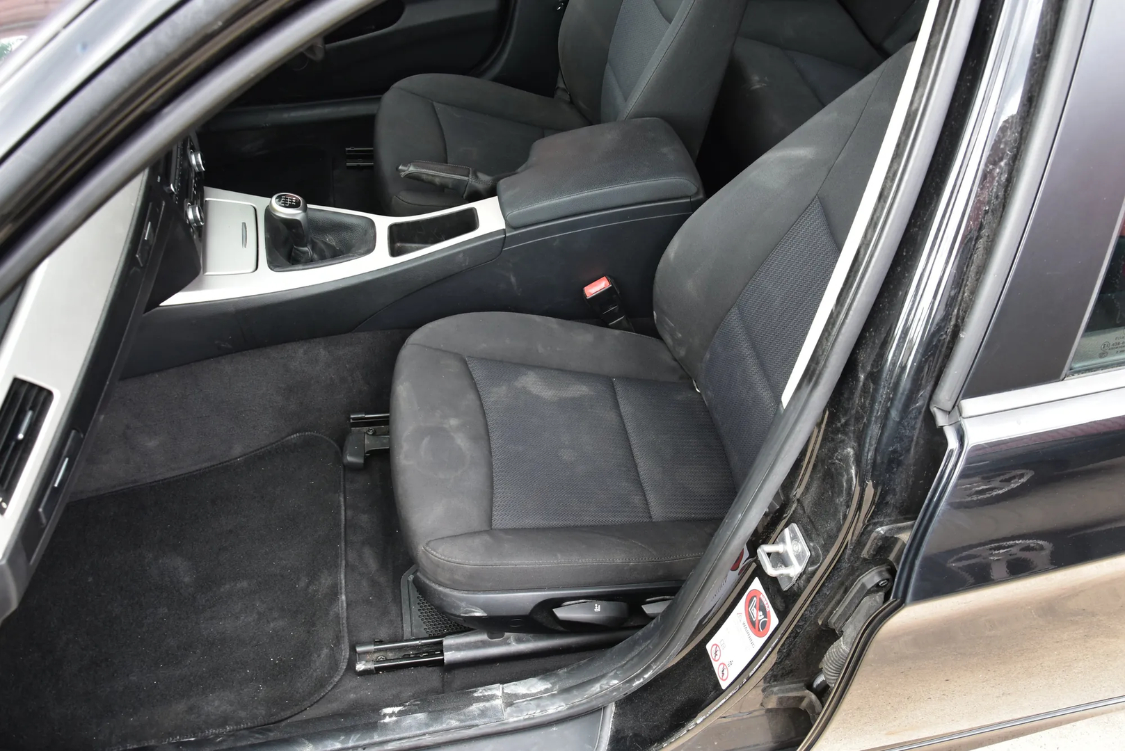 BMW 3 (E90) 318 d 2010 – 8