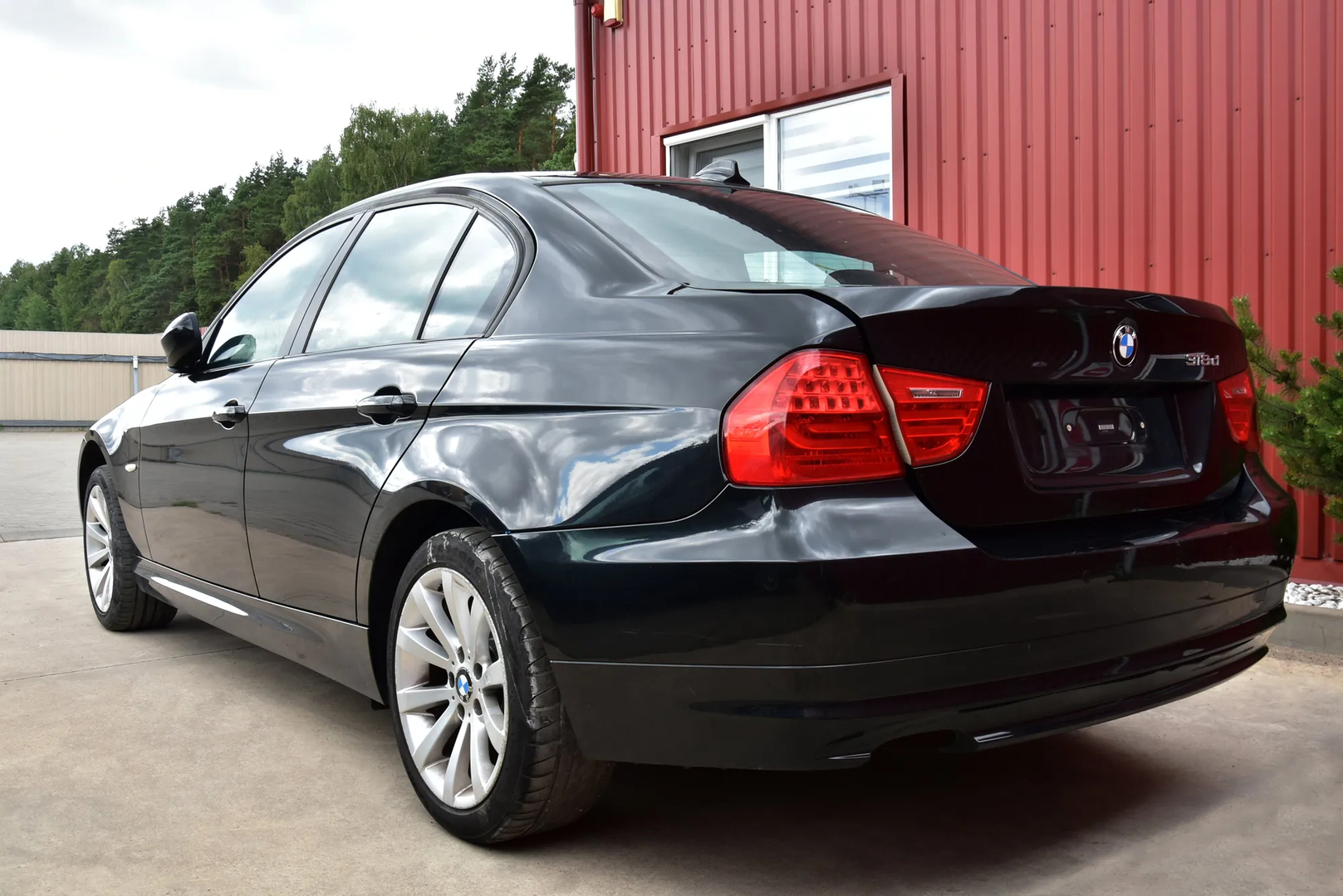 BMW 3 (E90) 318 d 2010 – 3
