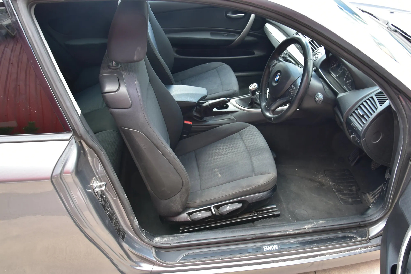 BMW 1 (E81) 118 d 2008 – 9