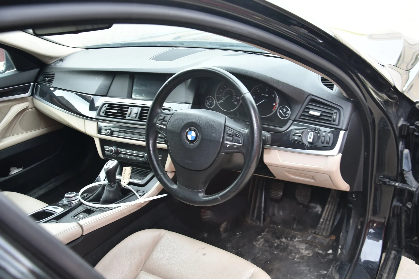 BMW 5 (F10) 520 d 2010 – 4