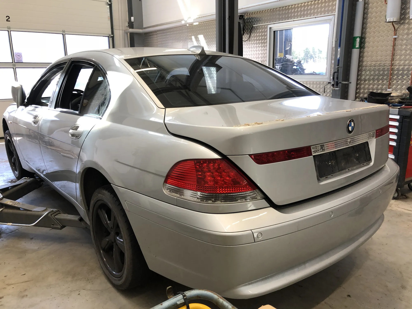 BMW 7 (E65, E66, E67) 745 i, Li 2003 – 3