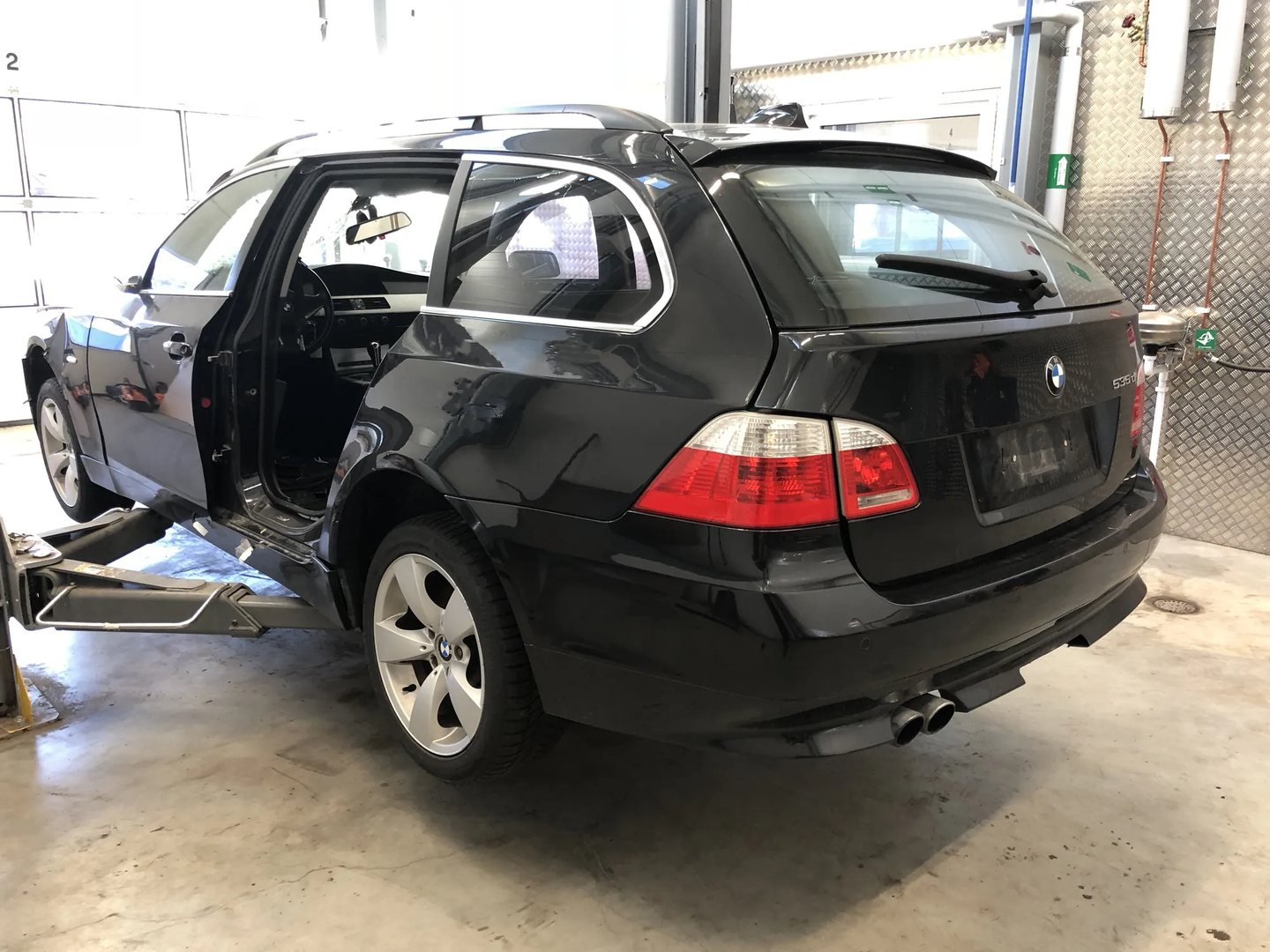 BMW 5 Touring (E61) 535 d 2004 – 6