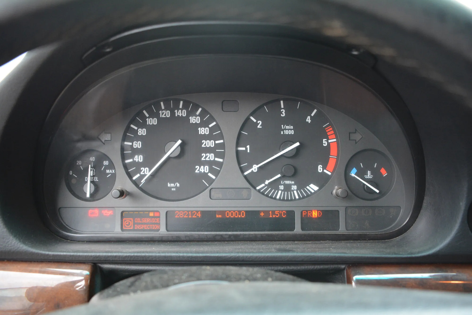 BMW 7 (E38) 730 d 1999 – 9