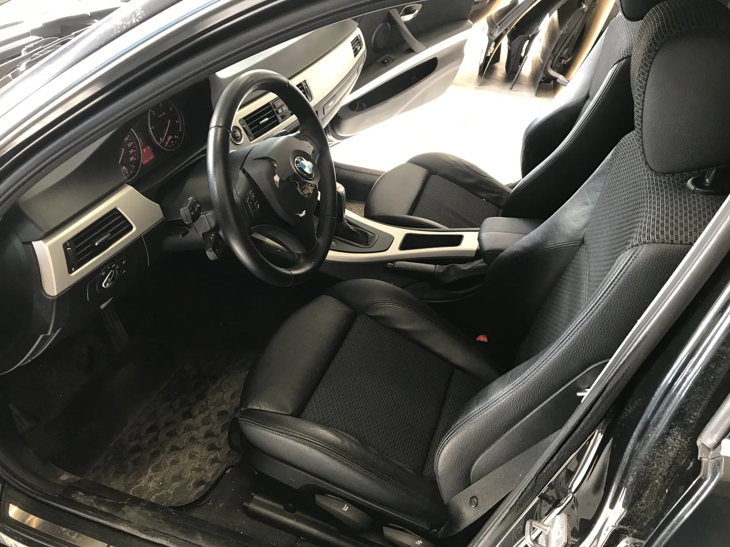 BMW 3 (E90) 325 d 2010 – 6