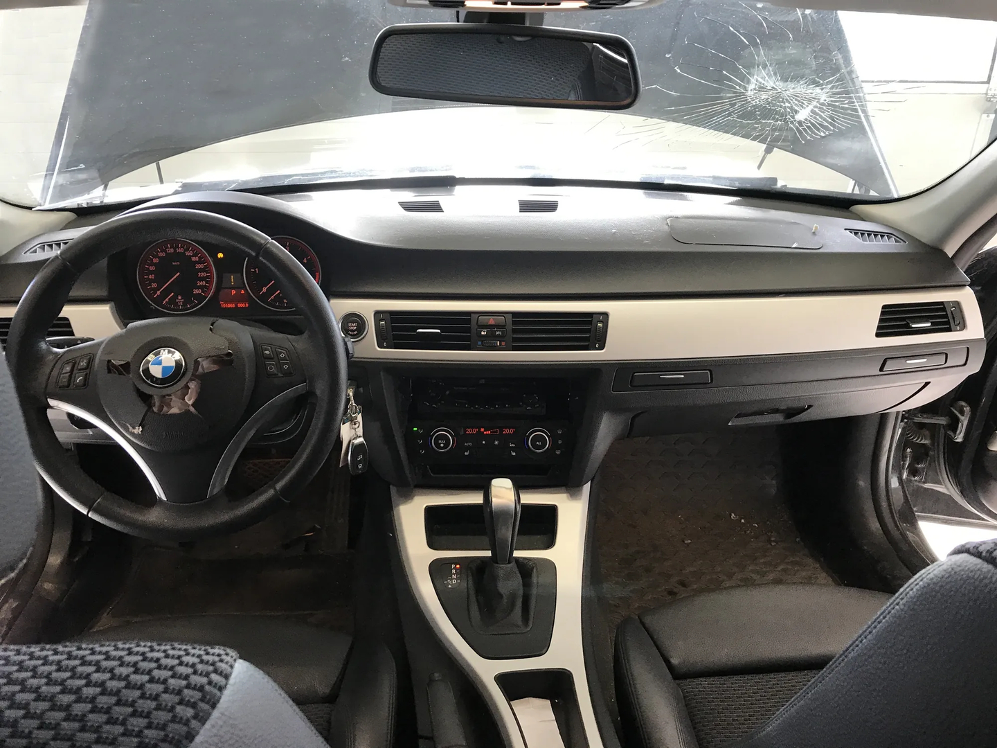 BMW 3 (E90) 325 d 2010 – 4