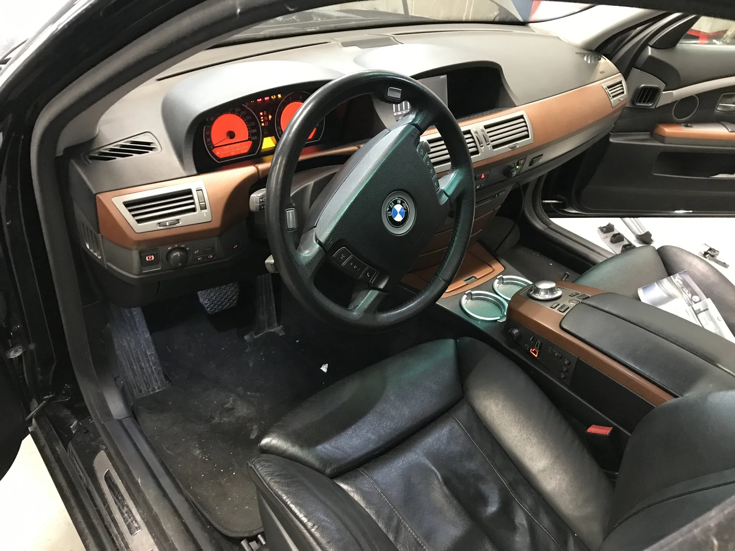 BMW 7 (E65, E66, E67) 745 i, Li 2004 – 4