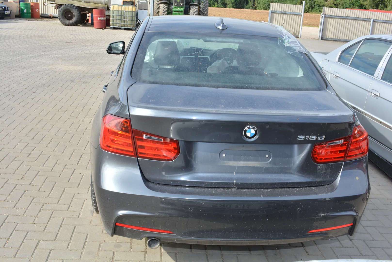 BMW 3 (F30, F80) 318 d 2015 – 4