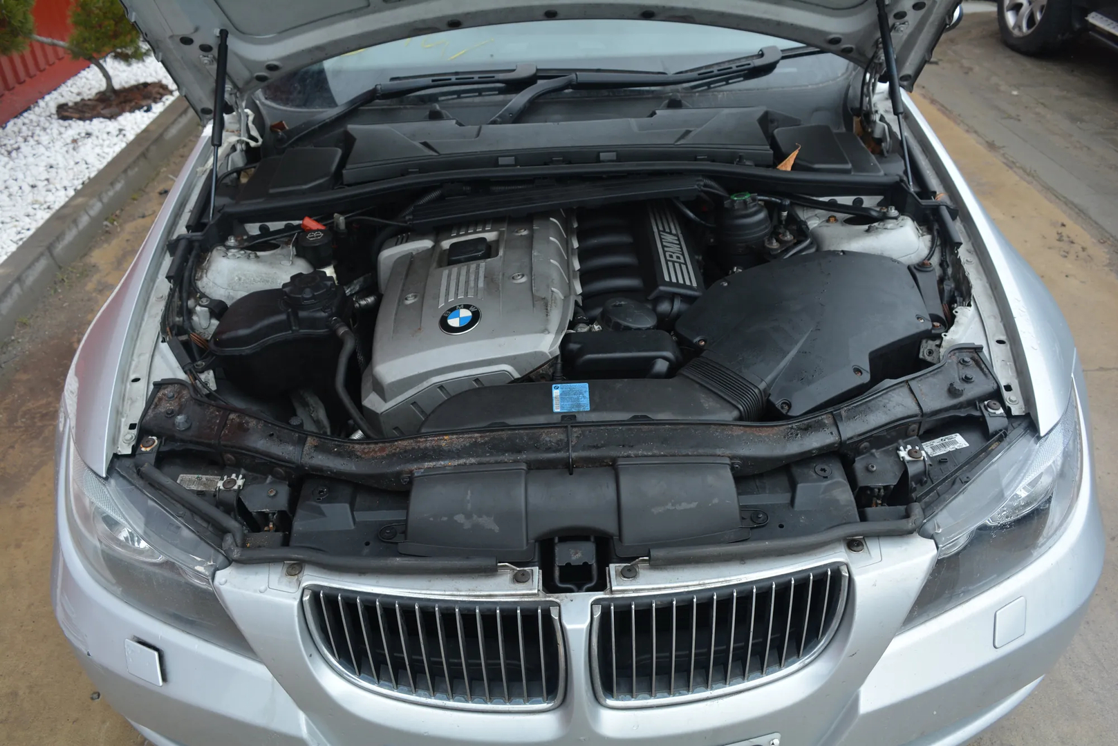 BMW 3 (E90) 330 i 2005 – 5