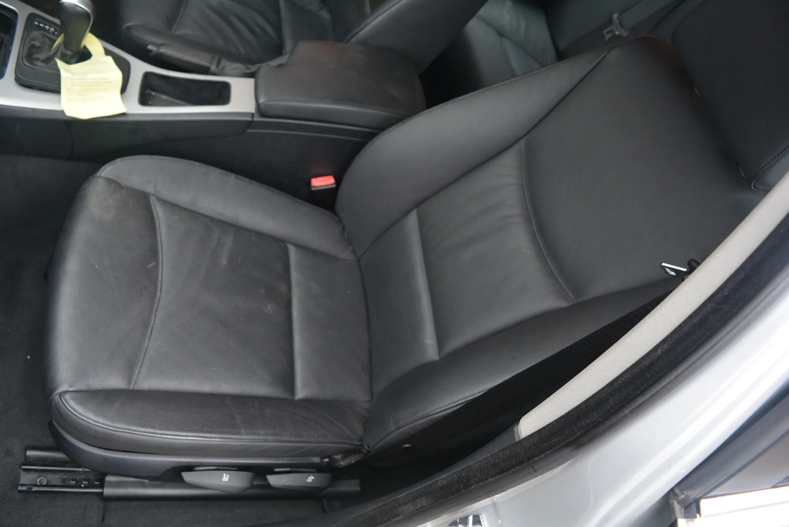 BMW 3 (E90) 330 i 2005 – 6
