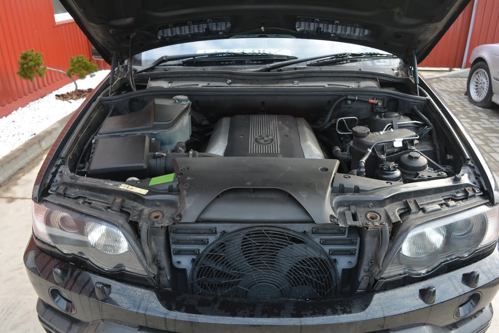 BMW X5 (E53) 4.6 is 2002 – 3